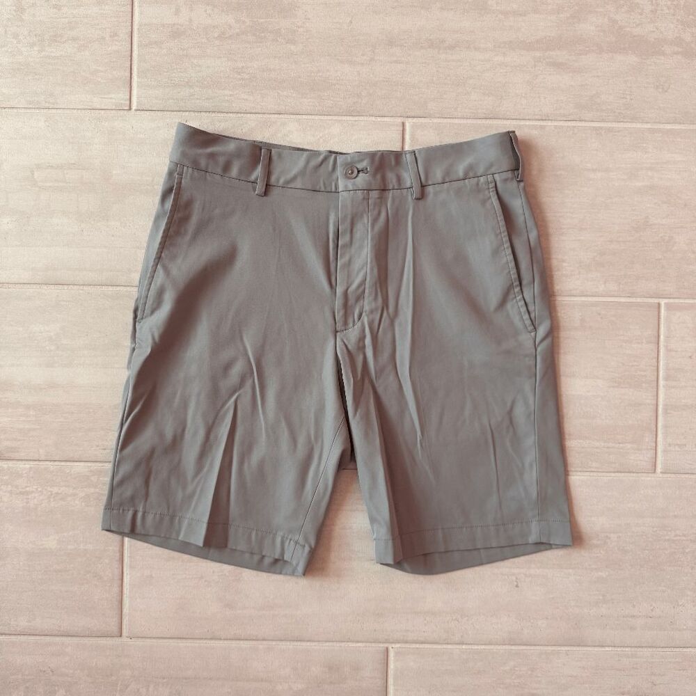 Walter Hagen Men's Perfect 11 Performance Light Gray Golf Shorts 32 Inseam 8"